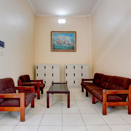 Spot On 93245 Guest House Mulia Dua Syariah Klaten Exterior foto