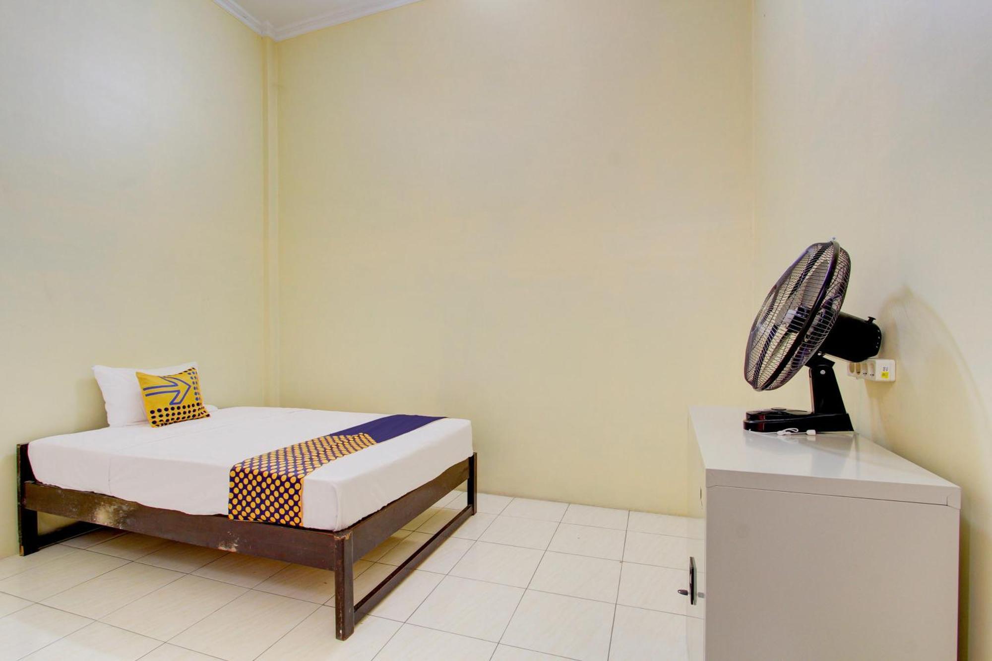 Spot On 93245 Guest House Mulia Dua Syariah Klaten Exterior foto