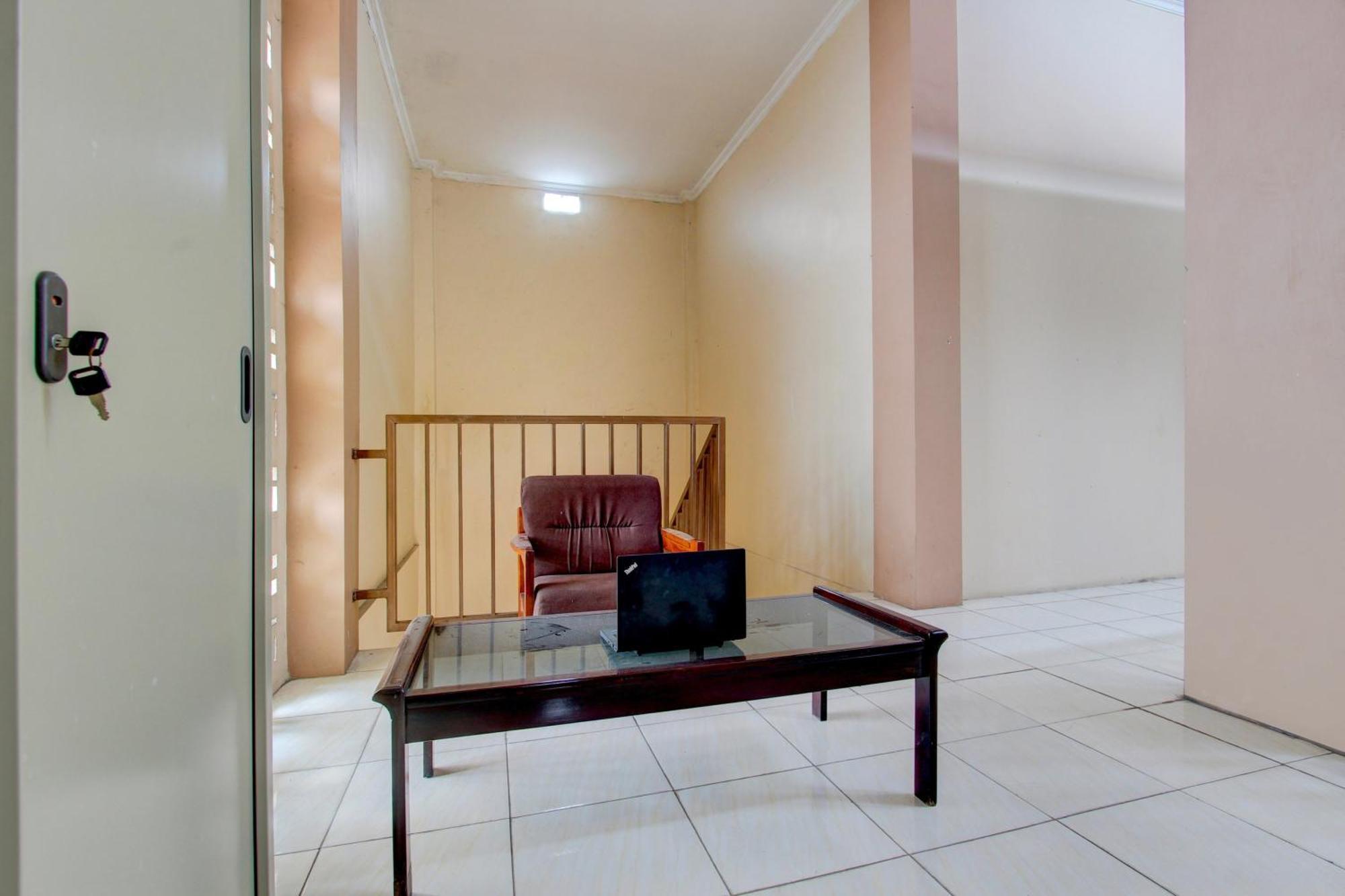 Spot On 93245 Guest House Mulia Dua Syariah Klaten Exterior foto