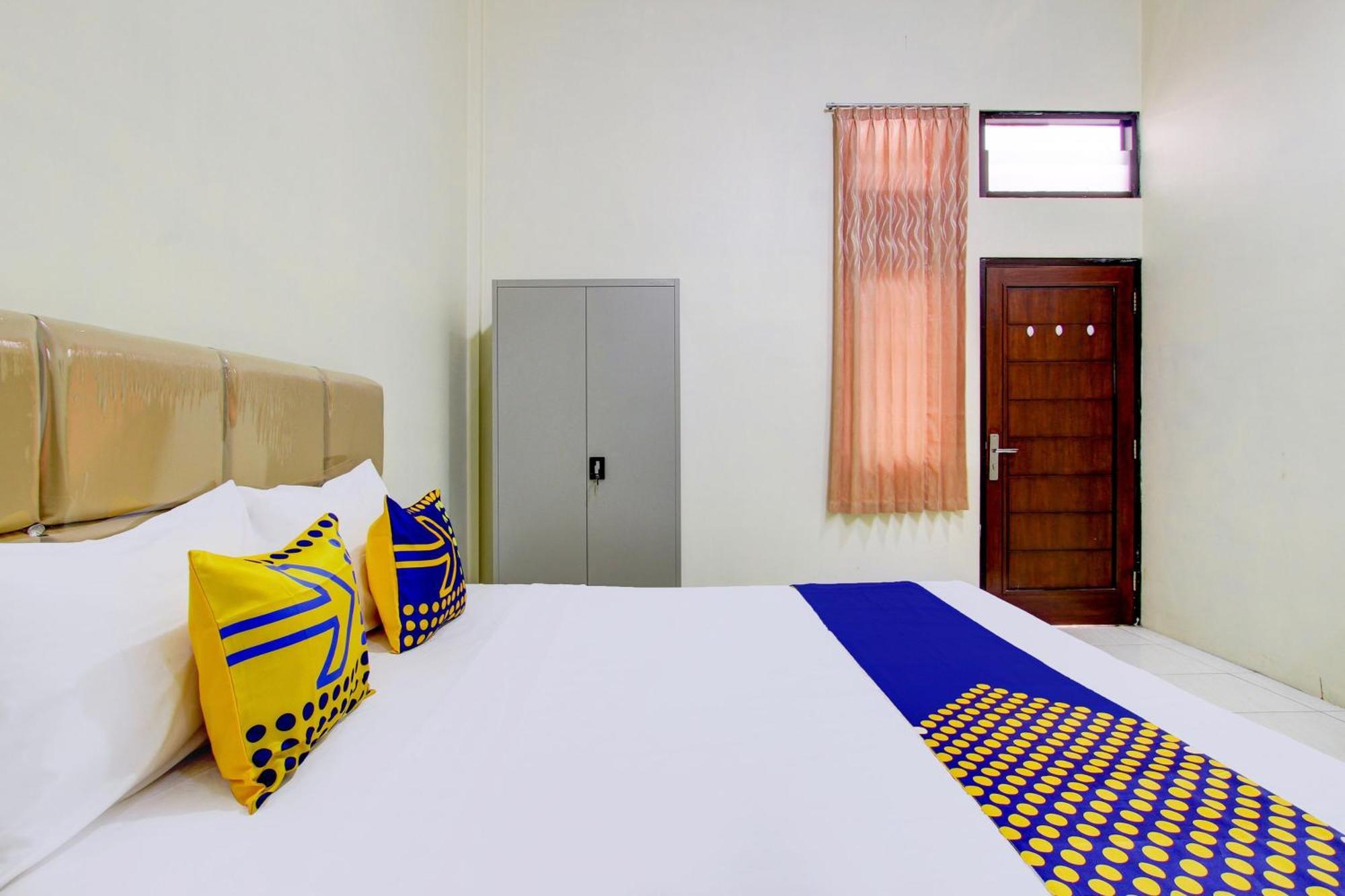 Spot On 93245 Guest House Mulia Dua Syariah Klaten Exterior foto
